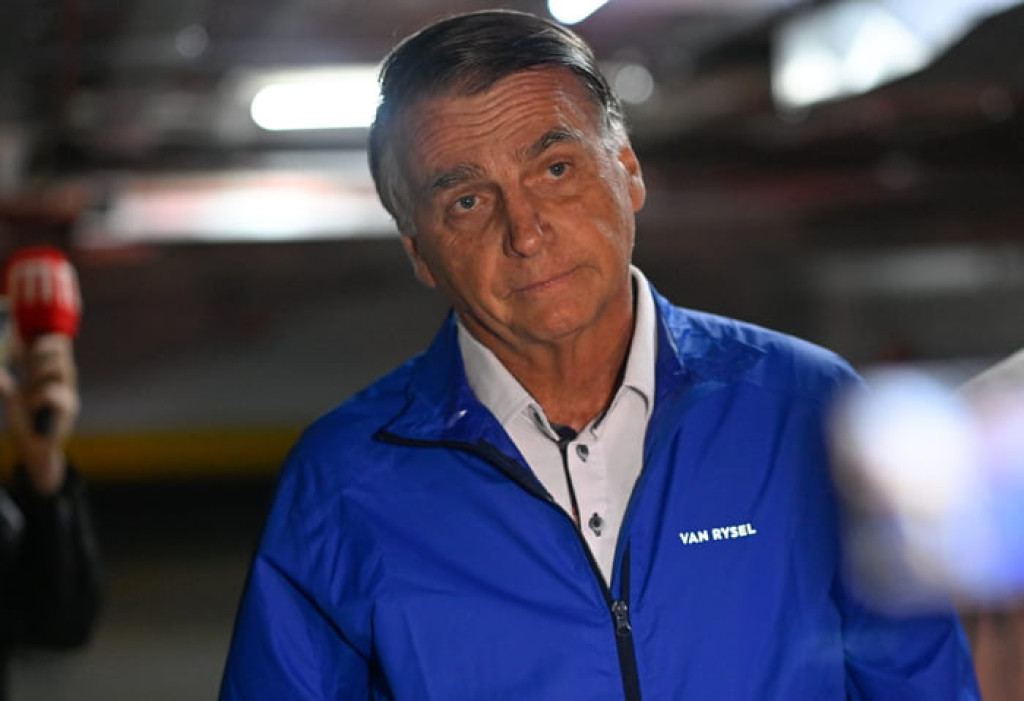 Jair Bolsonaro deixa Solar de Brasília e chega a hospital para exames | RDNEWS - Portal de notícias de MT